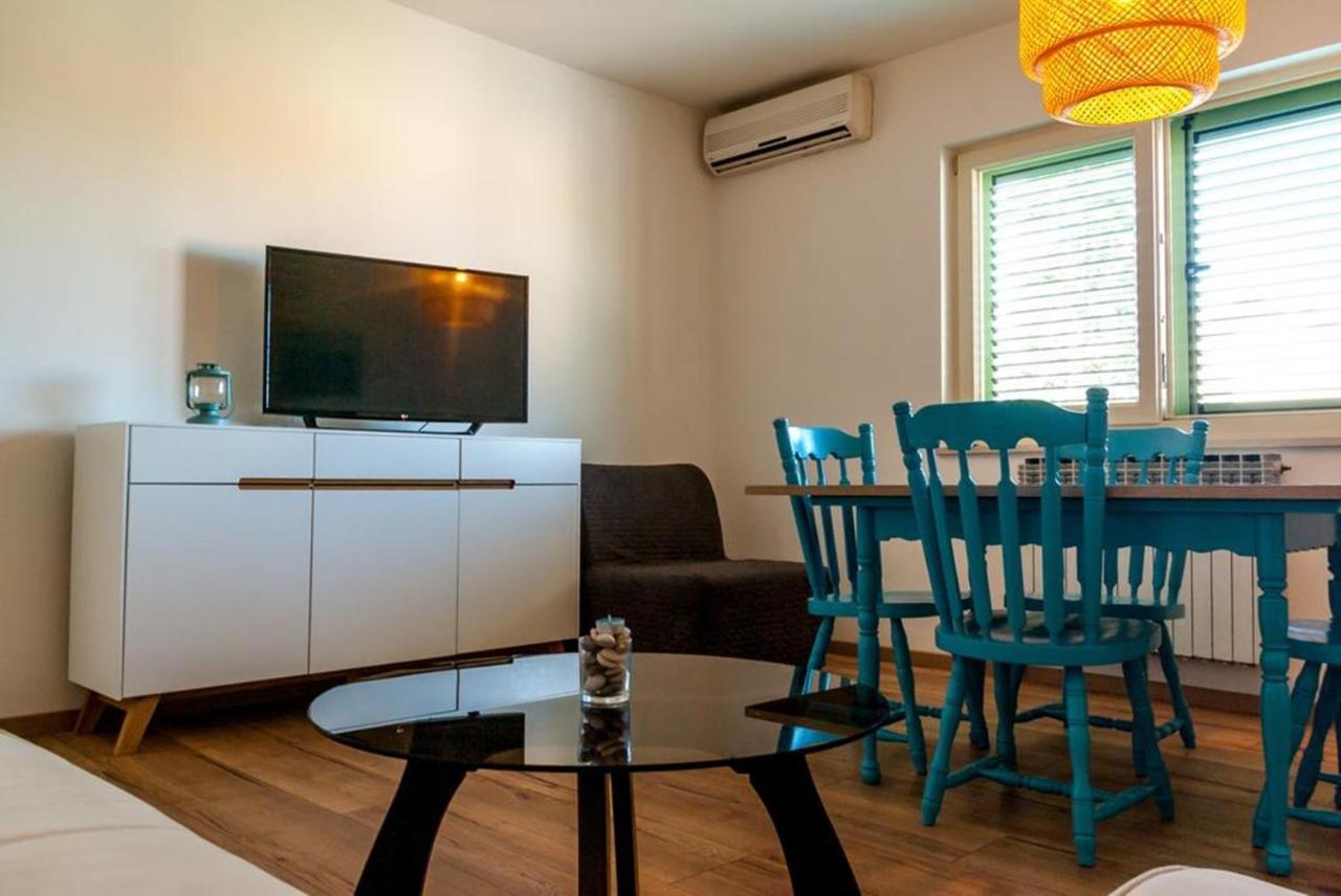 Villa Mediterranea - Apartments เมดูลิน ภายนอก รูปภาพ