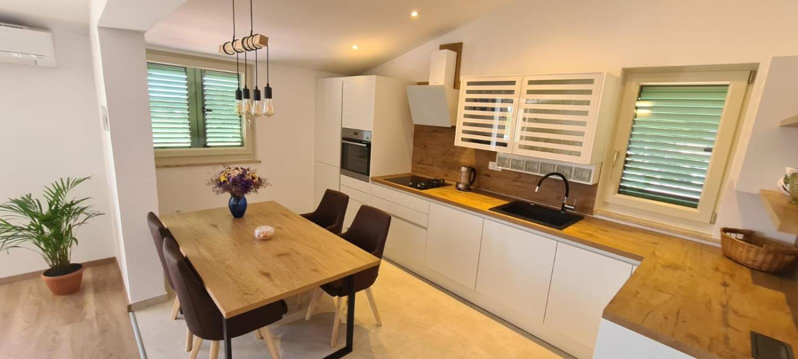 Villa Mediterranea - Apartments เมดูลิน ภายนอก รูปภาพ